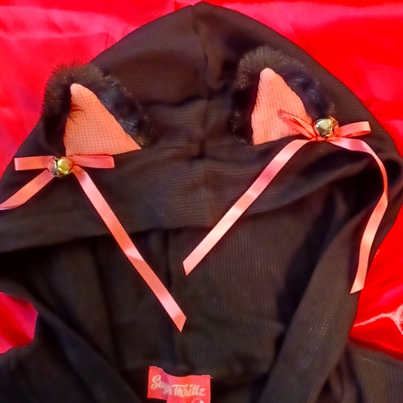 DOLLSKILL SUGAR THRILLZ 1X BLACK LONG-SLEEVED CAT ROMPER EARS ON HOOD BOWS/BELL - Picture 10 of 17